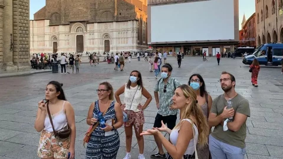 Chi offre tour gratuiti online? Uno sguardo da insider al settore